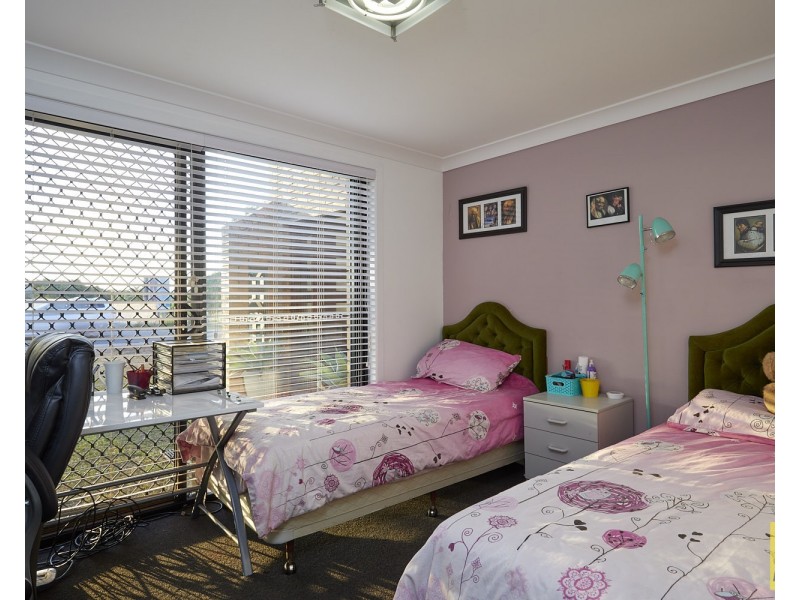 24 Weinam Street, Redland Bay QLD 4165