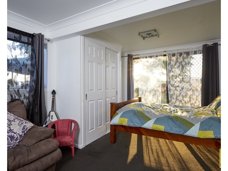 24 Weinam Street, Redland Bay QLD 4165