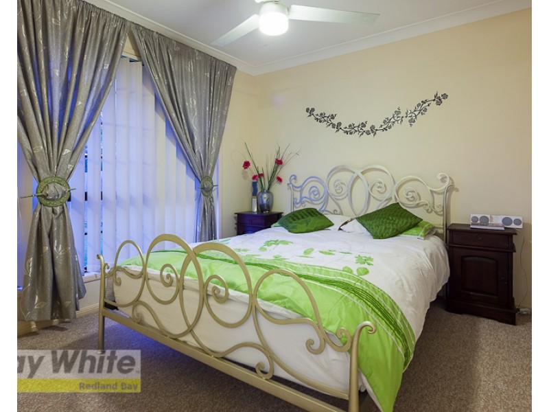 9 Marjorie Buckler Drive, Redland Bay QLD 4165