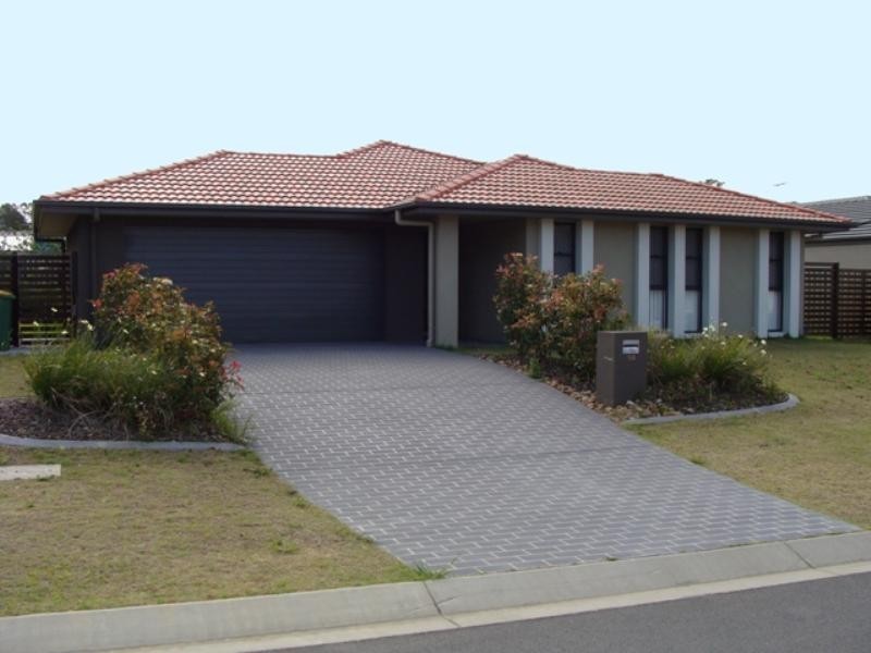 50 Azure Avenue, Redland Bay QLD 4165