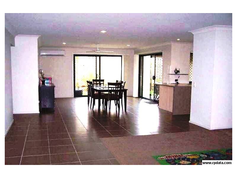 50 Azure Avenue, Redland Bay QLD 4165