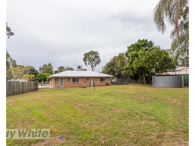 35 Muriel Street, Redland Bay QLD 4165
