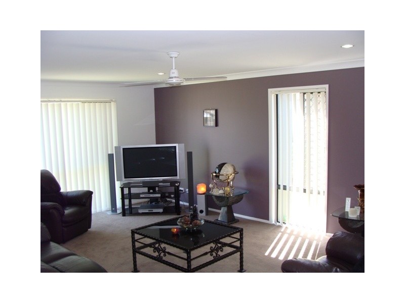 5 Aqua Crescent, Redland Bay QLD 4165