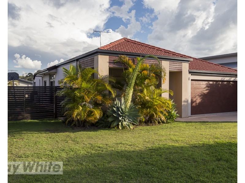 18 Cole Street, Redland Bay QLD 4165