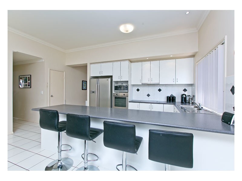 18 Cole Street, Redland Bay QLD 4165