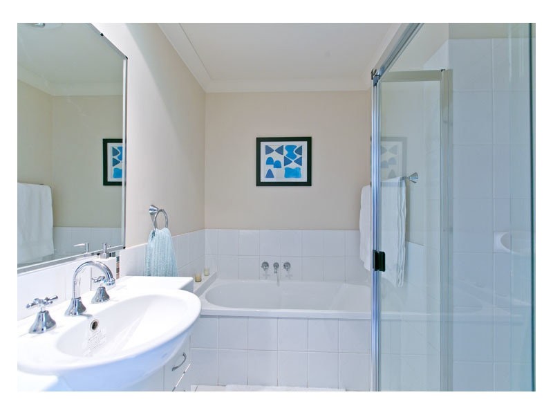 18 Cole Street, Redland Bay QLD 4165