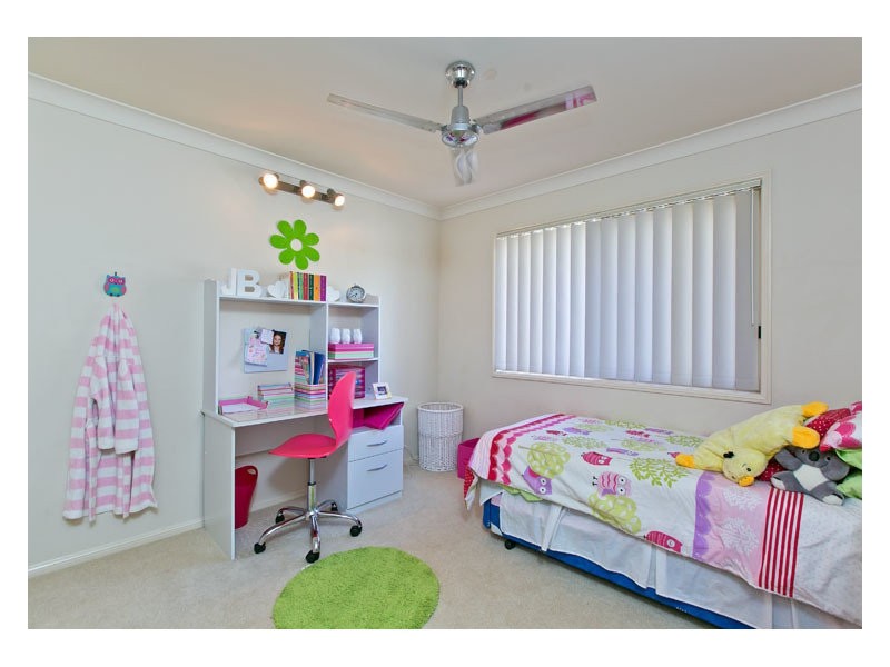 18 Cole Street, Redland Bay QLD 4165