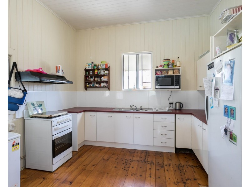 44 Weinam Street, Redland Bay QLD 4165
