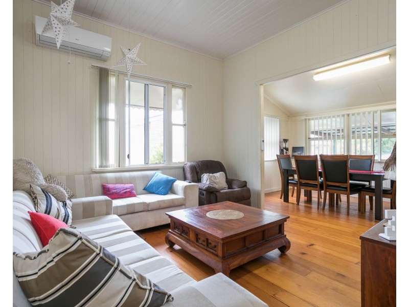 44 Weinam Street, Redland Bay QLD 4165
