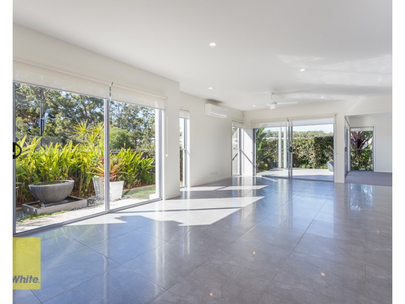 2 Mapleton Crescent, Capalaba QLD 4157