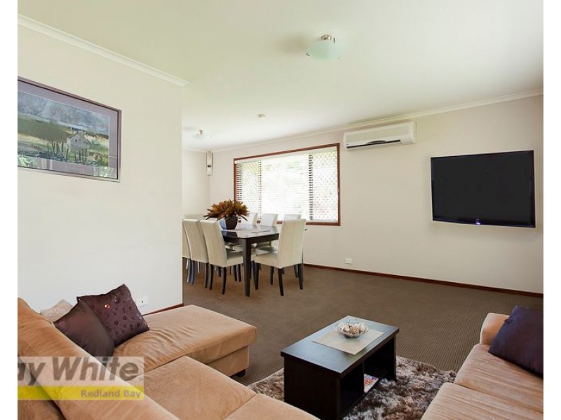 4 Pine Terrace, Redland Bay QLD 4165