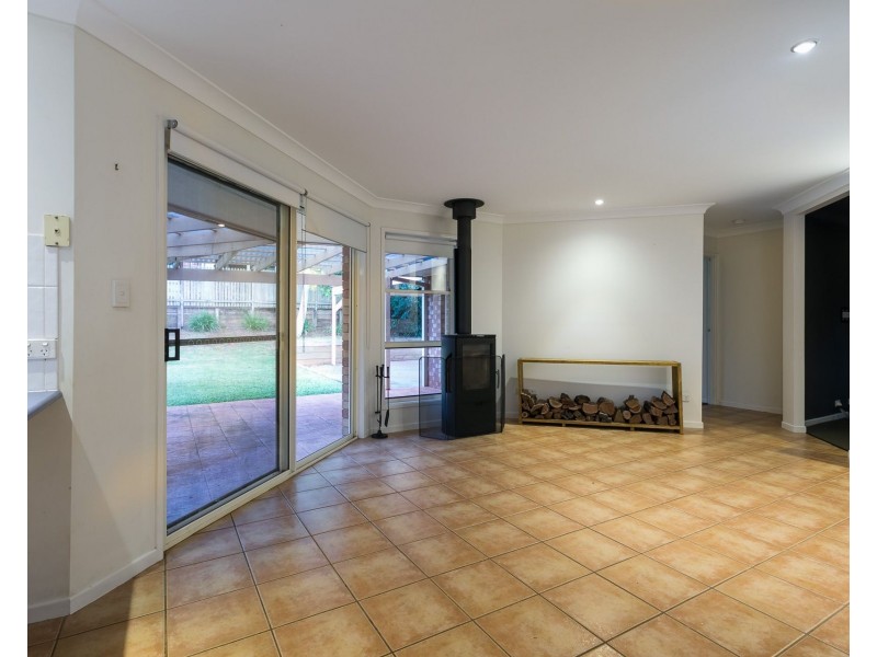10 Westburn Court, Redland Bay QLD 4165