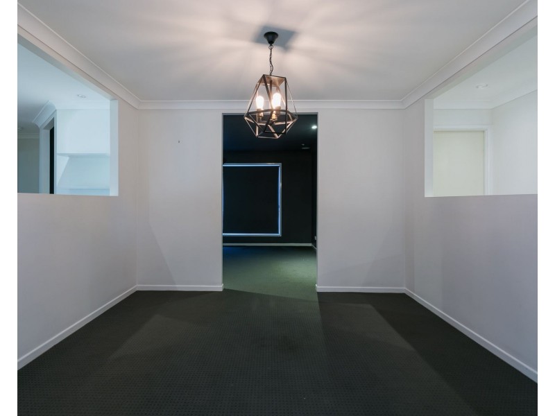 10 Westburn Court, Redland Bay QLD 4165