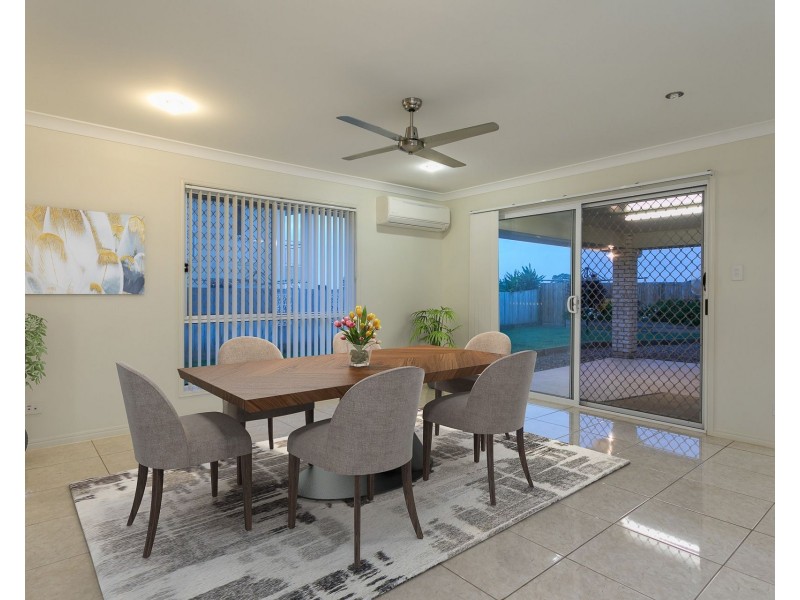 8 Omac Street, Redland Bay QLD 4165