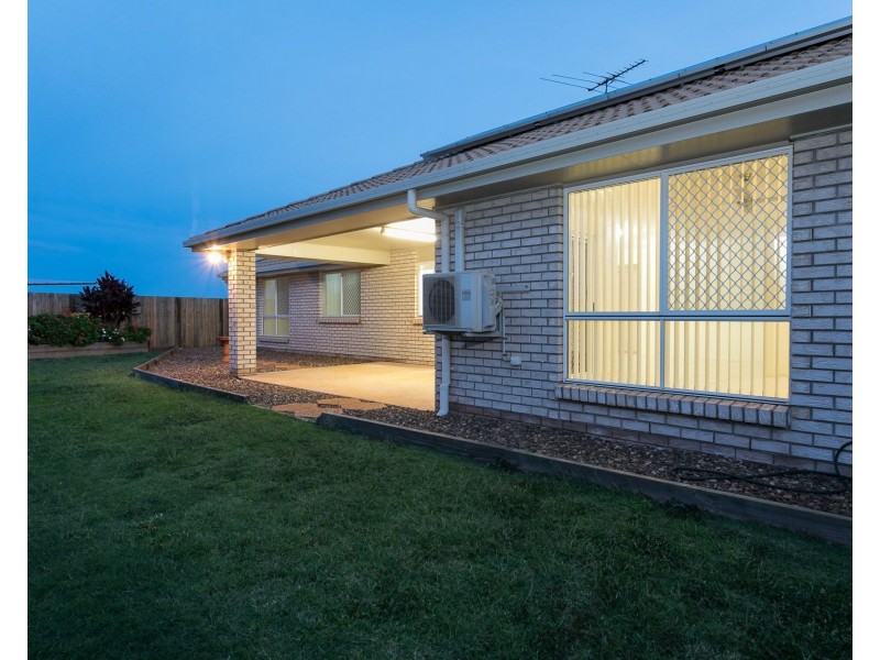 8 Omac Street, Redland Bay QLD 4165