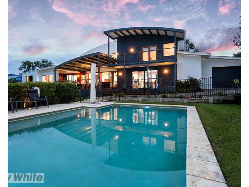 5 Larkspur Street, Redland Bay QLD 4165