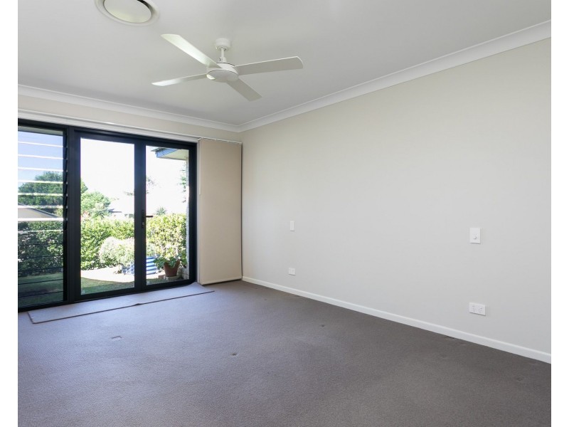 48 Spinnaker Circuit, Redland Bay QLD 4165