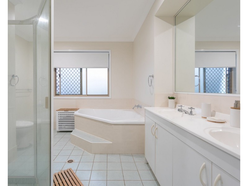 38 Bedarra Street, Redland Bay QLD 4165