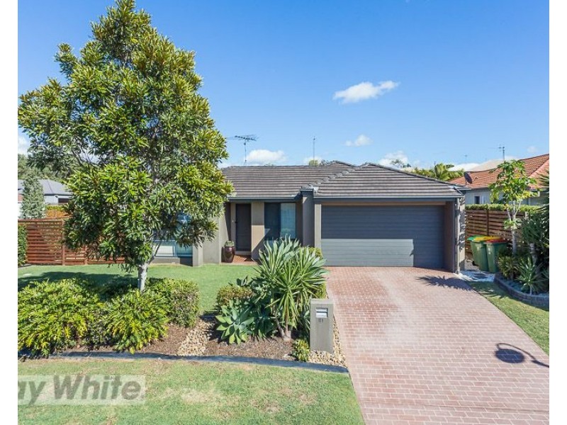 51 Azure Avenue, Redland Bay QLD 4165