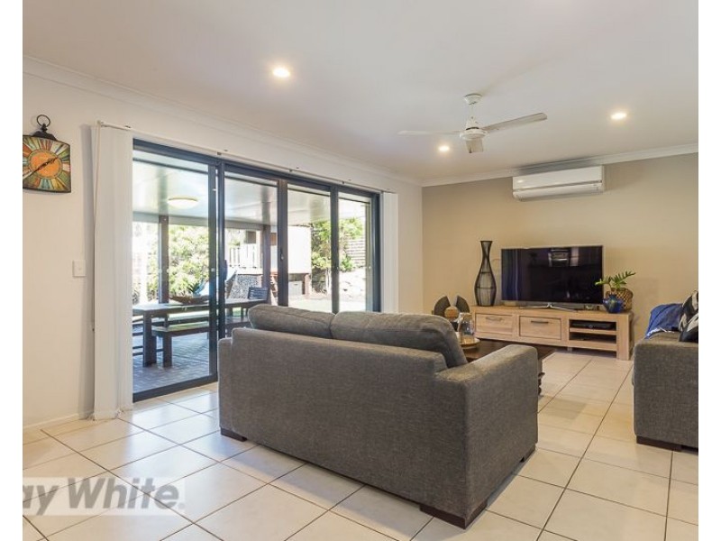 51 Azure Avenue, Redland Bay QLD 4165
