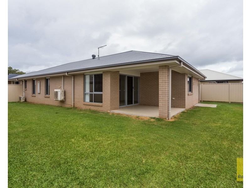28 Willis Close, Redland Bay QLD 4165