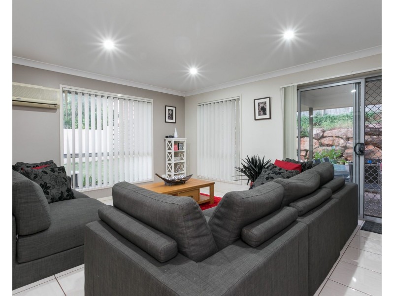 2 Shaw Place, Redland Bay QLD 4165