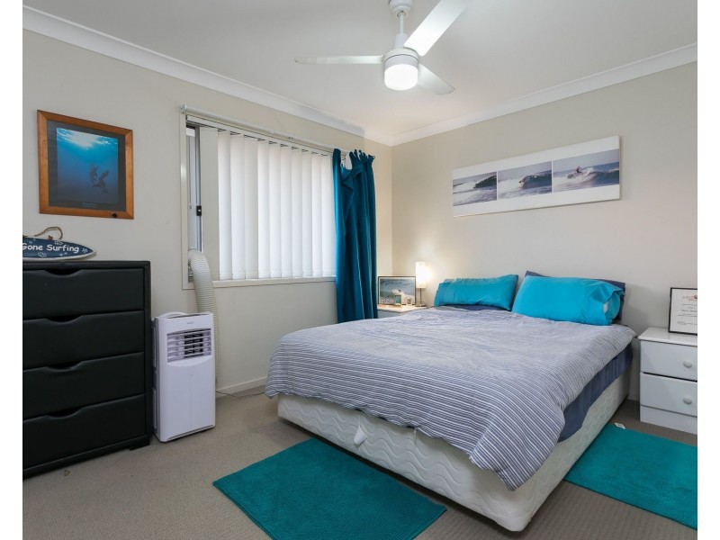 2 Shaw Place, Redland Bay QLD 4165