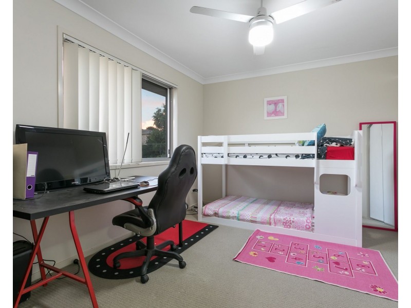 2 Shaw Place, Redland Bay QLD 4165