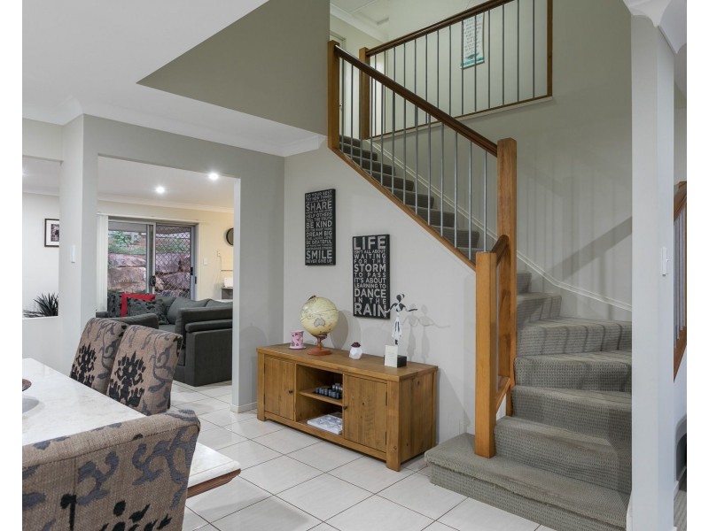 2 Shaw Place, Redland Bay QLD 4165