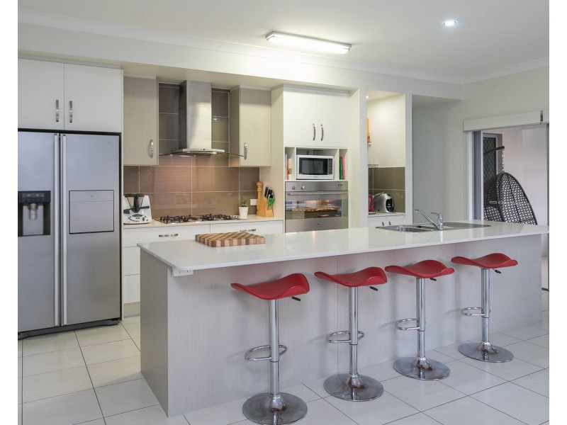 91 Habitat Drive, Redland Bay QLD 4165