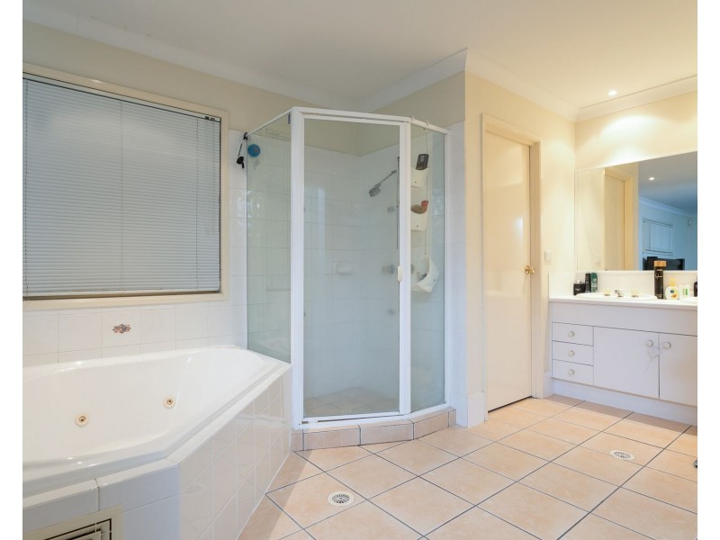 2 Glenbrook Avenue, Victoria Point QLD 4165