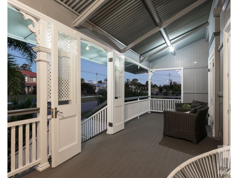 32 Haig Road, Birkdale QLD 4159