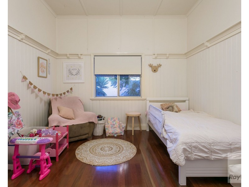 32 Haig Road, Birkdale QLD 4159