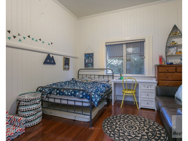 32 Haig Road, Birkdale QLD 4159