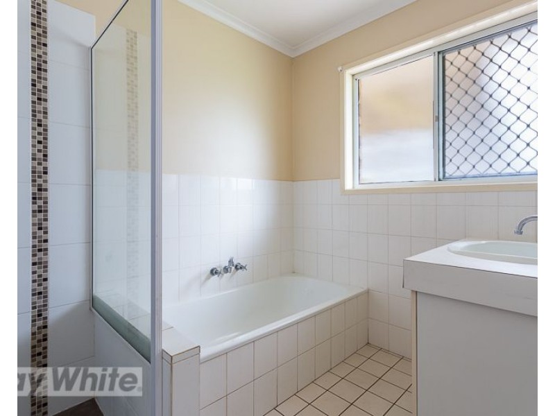 1 Anita Street, Redland Bay QLD 4165