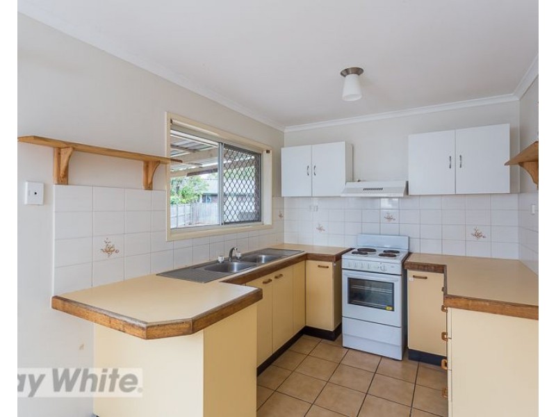 1 Anita Street, Redland Bay QLD 4165