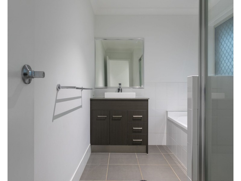 26 Maree Place, Redland Bay QLD 4165