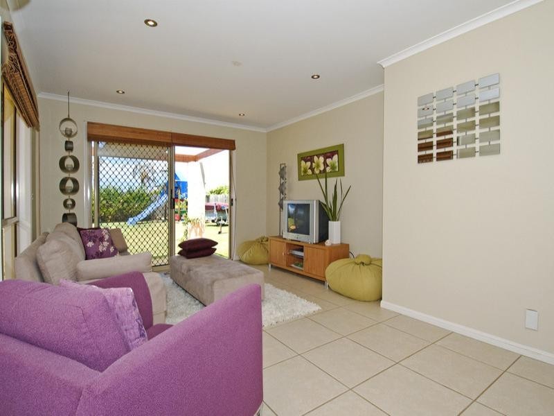 13 Kimbolton Drive, Redland Bay QLD 4165