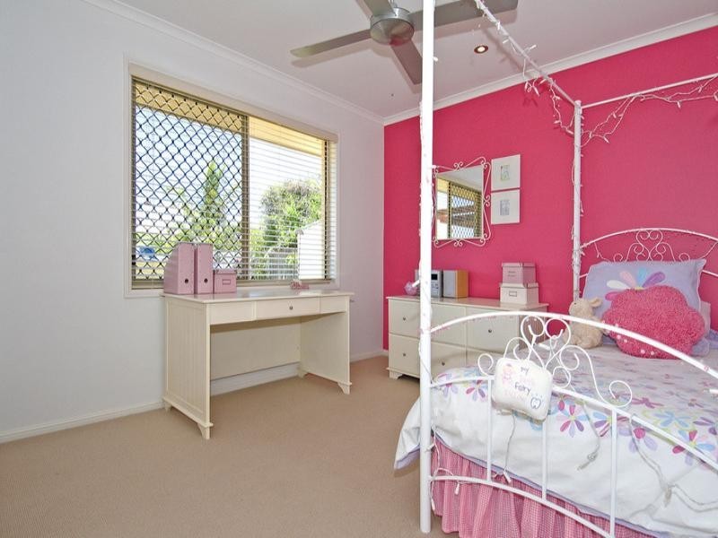 13 Kimbolton Drive, Redland Bay QLD 4165