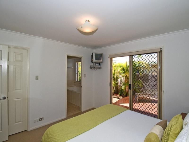 13 Kimbolton Drive, Redland Bay QLD 4165