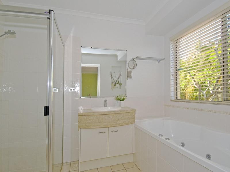 13 Kimbolton Drive, Redland Bay QLD 4165