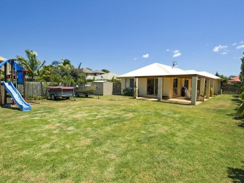 13 Kimbolton Drive, Redland Bay QLD 4165