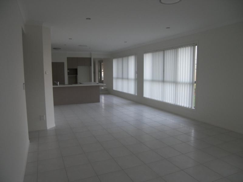 4 Pentecost Place, Redland Bay QLD 4165