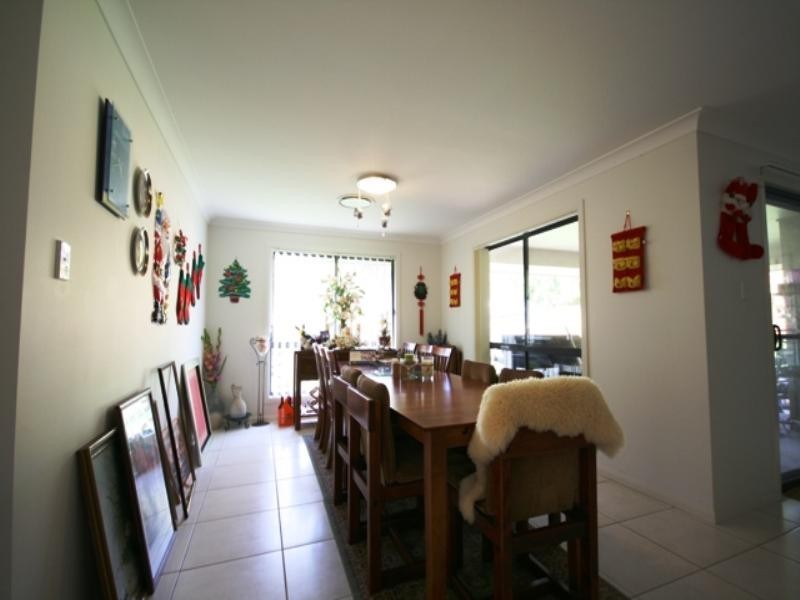 4 Stella Court, Redland Bay QLD 4165