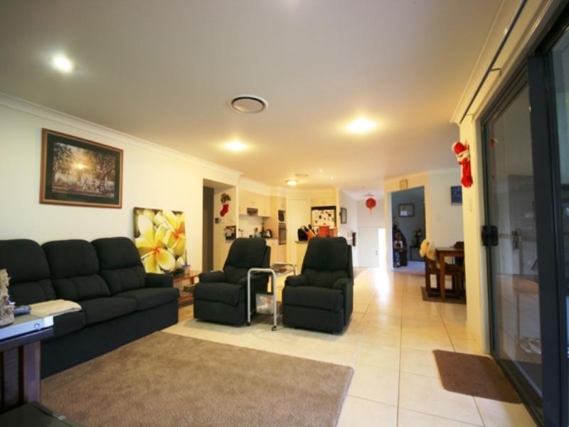 4 Stella Court, Redland Bay QLD 4165