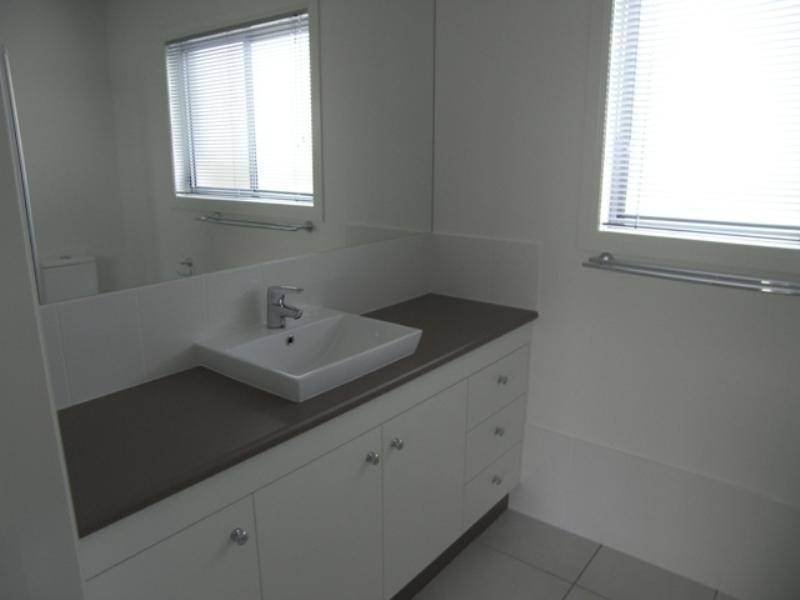 4 Pentecost Place, Redland Bay QLD 4165