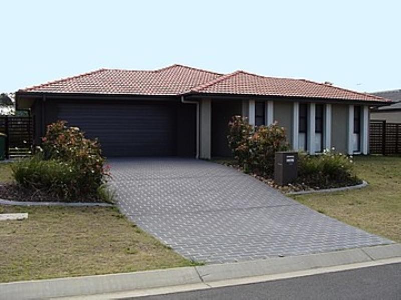 50 Azure Avenue, Redland Bay QLD 4165