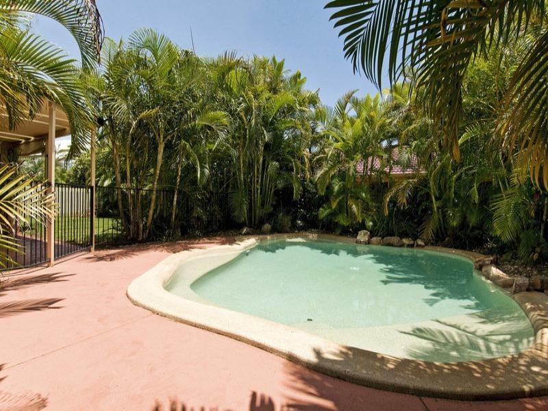 52 The Boulevard, Redland Bay QLD 4165