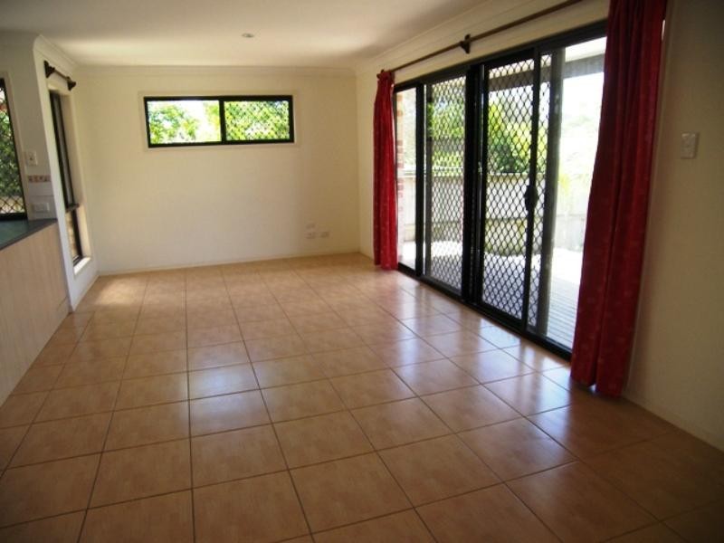 1 Michael Street, Redland Bay QLD 4165