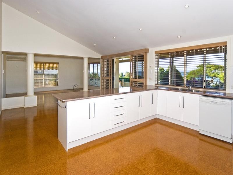 1 Wilohurst Drive, Redland Bay QLD 4165